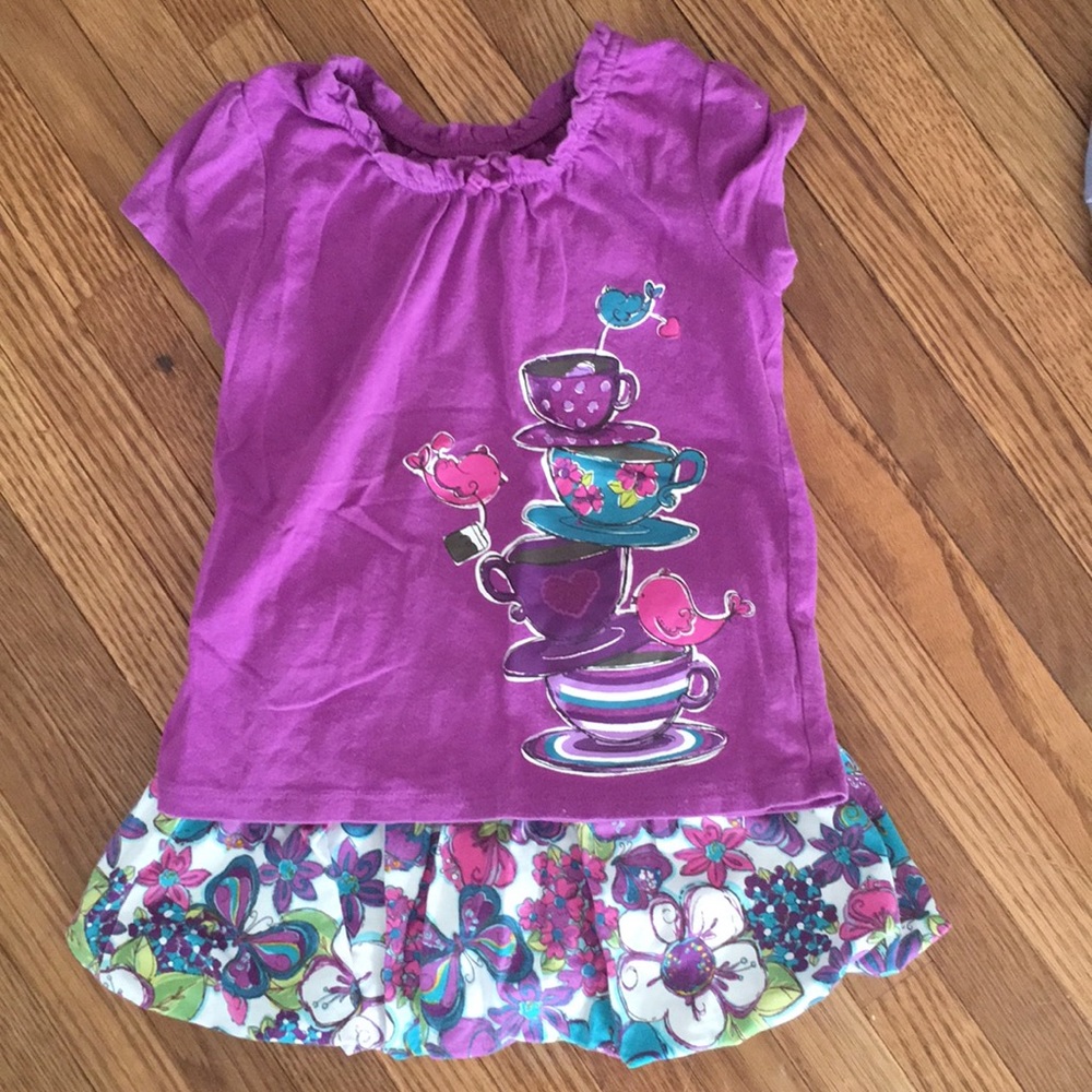 T-shirt and skort set